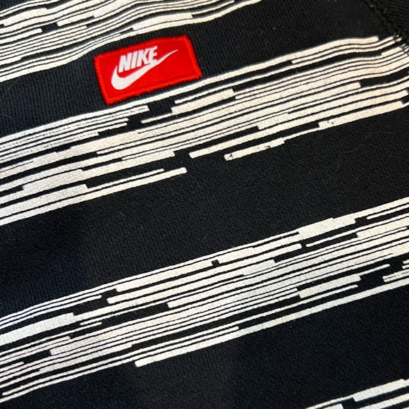 Nine Sweatshirt Size SM EUC - Picture 3 of 8